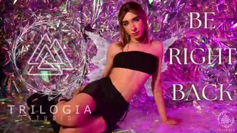   Nice to meet you  thumb up me please its important I  LOOK MY BIO DOWN online show from December 15, 2024, 7:35 am