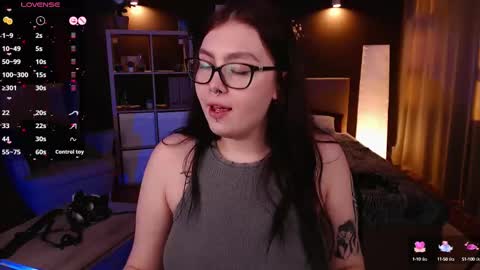 Astrid online show from March 12, 2025, 3:35 am