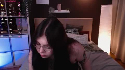 Astrid online show from September 11, 2025, 12:33 am