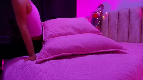 Snapshot of arleth_1 chatting on December 5, 2025, 3:04 am Arleth online show from December 5, 2025, 3:04 am