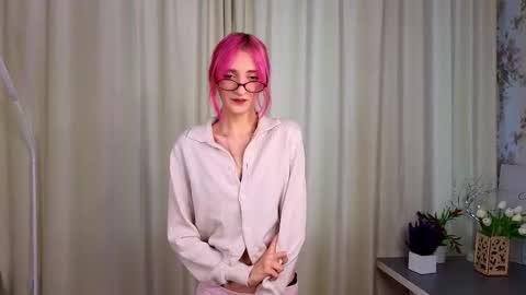 Snapshot of arlettebrougham chatting on October 22, 2025, 3:29 am Kate online show from October 22, 2025, 3:29 am