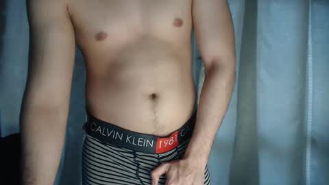 Snapshot of armando_2002 chatting on February 21, 2025, 12:50 pm ARMANDO online show from February 21, 2025, 12:50 pm