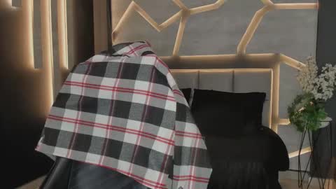 Arohom Lester online show from November 9, 2025, 10:46 am