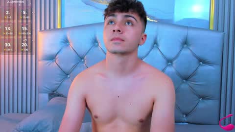 aron__cooper online show from January 19, 2025, 10:39 pm