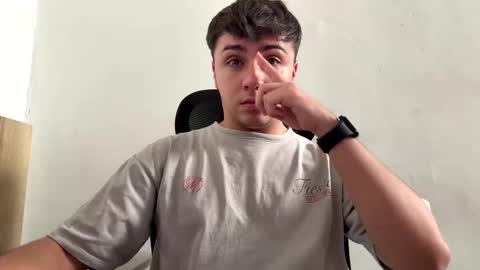 aron__cooper online show from December 19, 2025, 1:51 pm