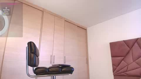 ARON BOLT online show from September 23, 2025, 8:34 pm