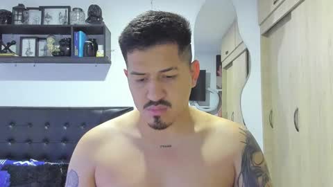 Snapshot of aronwilliams69 chatting on December 2, 2025, 2:28 am ARON Independent model online show from December 2, 2025, 2:28 am