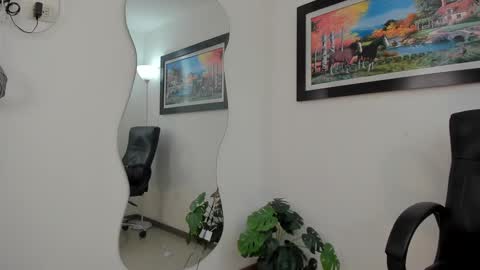 Snapshot of aroon_connor chatting on January 23, 2025, 8:45 pm   online show from January 23, 2025, 8:45 pm