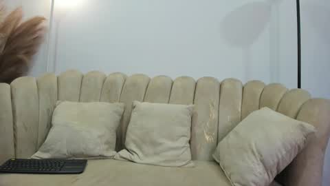 Snapshot of aroon_connor chatting on October 28, 2025, 12:03 am   online show from October 28, 2025, 12:03 am