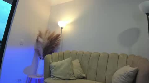   online show from November 3, 2025, 10:32 pm