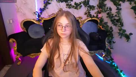 arrinawair online show from September 15, 2025, 7:41 am