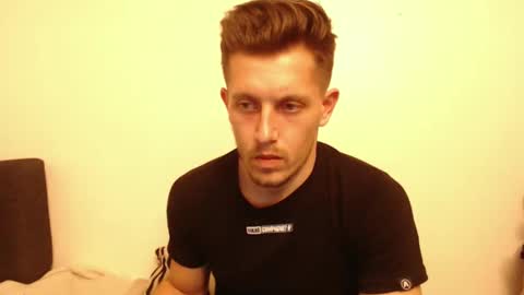 Snapshot of arromwilliam90 chatting on December 7, 2024, 8:16 pm arromwilliam90 online show from December 7, 2024, 8:16 pm