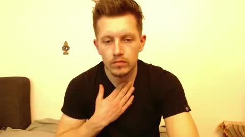 Snapshot of arromwilliam90 chatting on February 15, 2025, 10:00 am arromwilliam90 online show from February 15, 2025, 10:00 am