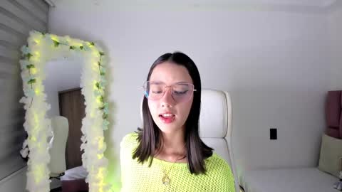 Snapshot of artbelia chatting on February 16, 2025, 1:58 am Lia Rose online show from February 16, 2025, 1:58 am