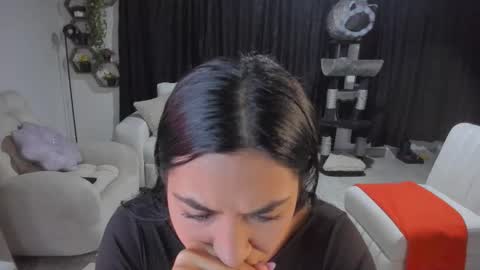 Snapshot of artemis_020 chatting on October 18, 2025, 2:03 am FENIX online show from October 18, 2025, 2:03 am