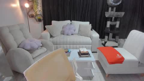 Snapshot of artemis_020 chatting on October 30, 2025, 2:02 am FENIX online show from October 30, 2025, 2:02 am