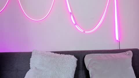 Snapshot of artmiajoy chatting on December 17, 2024, 1:16 pm MIA OF artmiajoy online show from December 17, 2024, 1:16 pm