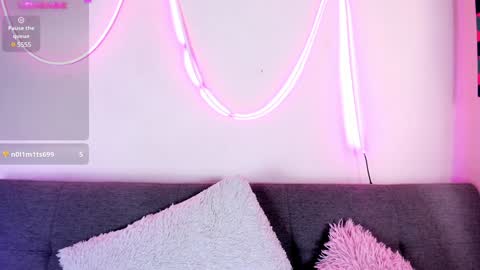 Snapshot of artmiajoy chatting on January 8, 2025, 7:34 pm MIA OF artmiajoy online show from January 8, 2025, 7:34 pm