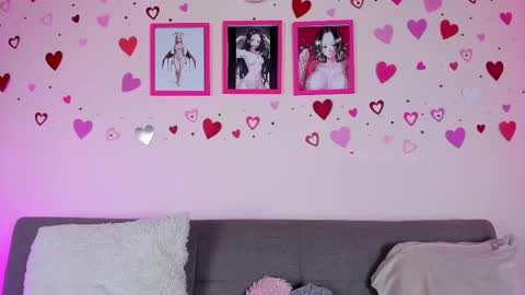 Snapshot of artmiajoy chatting on February 27, 2025, 3:37 pm MIA OF artmiajoy online show from February 27, 2025, 3:37 pm