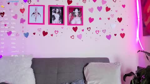 Snapshot of artmiajoy chatting on March 5, 2025, 2:01 pm MIA OF artmiajoy online show from March 5, 2025, 2:01 pm