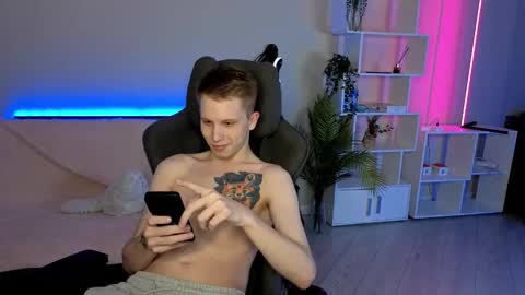 Snapshot of artycropp chatting on October 4, 2025, 5:55 pm Archie online show from October 4, 2025, 5:55 pm