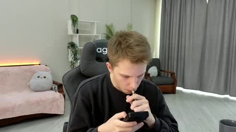 Snapshot of artycropp chatting on October 29, 2025, 3:20 am Archie online show from October 29, 2025, 3:20 am