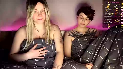 Arya brunett and Cassie blond online show from December 27, 2024, 6:14 am