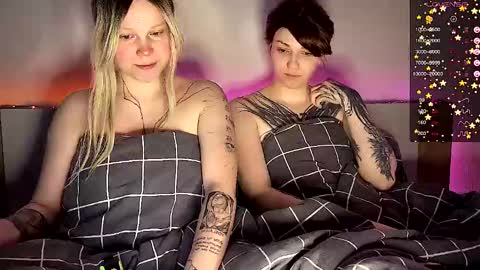 Arya brunett and Cassie blond online show from February 9, 2025, 7:38 am