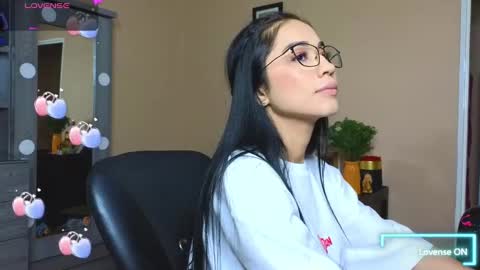 Snapshot of asenaesmee chatting on February 8, 2025, 12:49 am Asena online show from February 8, 2025, 12:49 am