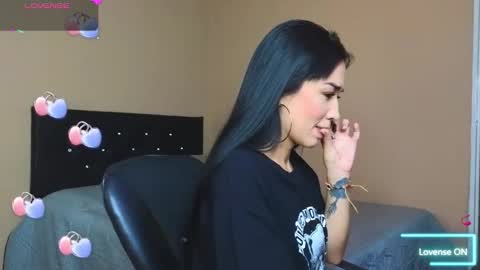 Snapshot of asenaesmee chatting on February 14, 2025, 9:10 pm Asena online show from February 14, 2025, 9:10 pm