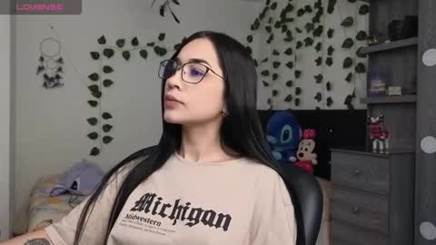 Snapshot of asenaesmee chatting on October 19, 2025, 8:20 pm Asena online show from October 19, 2025, 8:20 pm