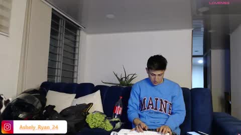 Snapshot of ashely_ryan24 chatting on March 4, 2025, 12:29 am Ashley And Ryan online show from March 4, 2025, 12:29 am