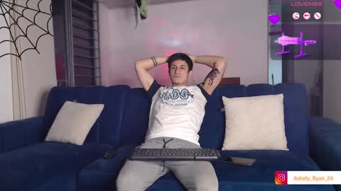 Snapshot of ashely_ryan24 chatting on October 18, 2025, 12:24 am Ashley And Ryan online show from October 18, 2025, 12:24 am
