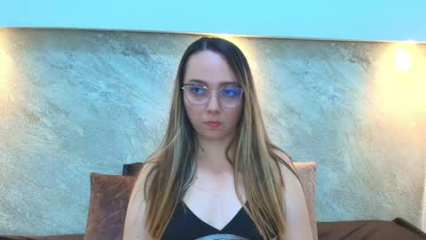 Asley Bennet online show from October 14, 2025, 4:02 am