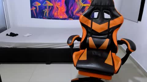 ashlan_king online show from September 12, 2025, 3:28 am