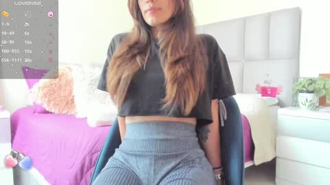 Carolina  online show from January 25, 2025, 2:58 pm