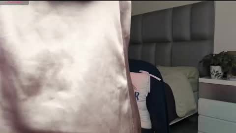 Carolina  online show from March 4, 2025, 2:06 am