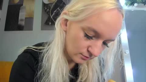 Ashley online show from December 4, 2025, 8:34 am