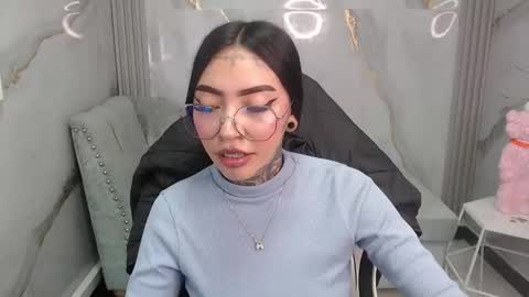 ashley_blum_v online show from November 29, 2025, 1:14 pm