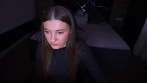 ashleybaee online show from November 10, 2025, 1:43 pm