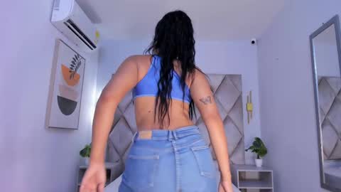 Snapshot of ashleyblomson chatting on February 10, 2025, 12:18 pm ash online show from February 10, 2025, 12:18 pm