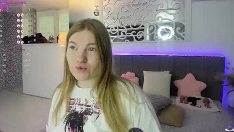 Snapshot of ashleyjonse chatting on November 18, 2025, 5:45 am AshleyJonse online show from November 18, 2025, 5:45 am