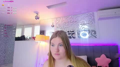 Snapshot of ashleyjonse chatting on November 20, 2025, 8:03 am AshleyJonse online show from November 20, 2025, 8:03 am