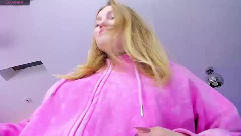 Snapshot of ashleyjonse chatting on December 2, 2025, 6:08 am AshleyJonse online show from December 2, 2025, 6:08 am