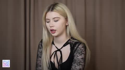 AshleyNiko online show from November 11, 2025, 4:29 pm