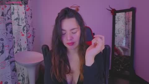 ASHLEY online show from November 15, 2025, 1:18 pm