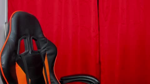 Snapshot of ashleytravis_ chatting on January 9, 2025, 2:54 am online show from January 9, 2025, 2:54 am