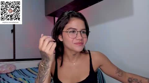 Snapshot of ashleytravis_ chatting on February 1, 2025, 4:14 am online show from February 1, 2025, 4:14 am