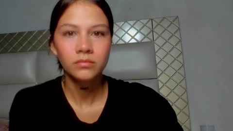 Snapshot of ashleytravis_ chatting on October 19, 2025, 11:38 pm online show from October 19, 2025, 11:38 pm