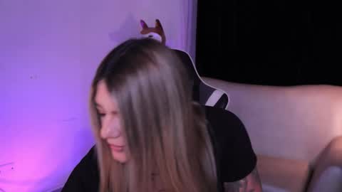 Ashley Lauren online show from October 30, 2025, 4:14 am